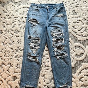 American Eagle Ripped Stretch Curvy Mom Jean size 10 short